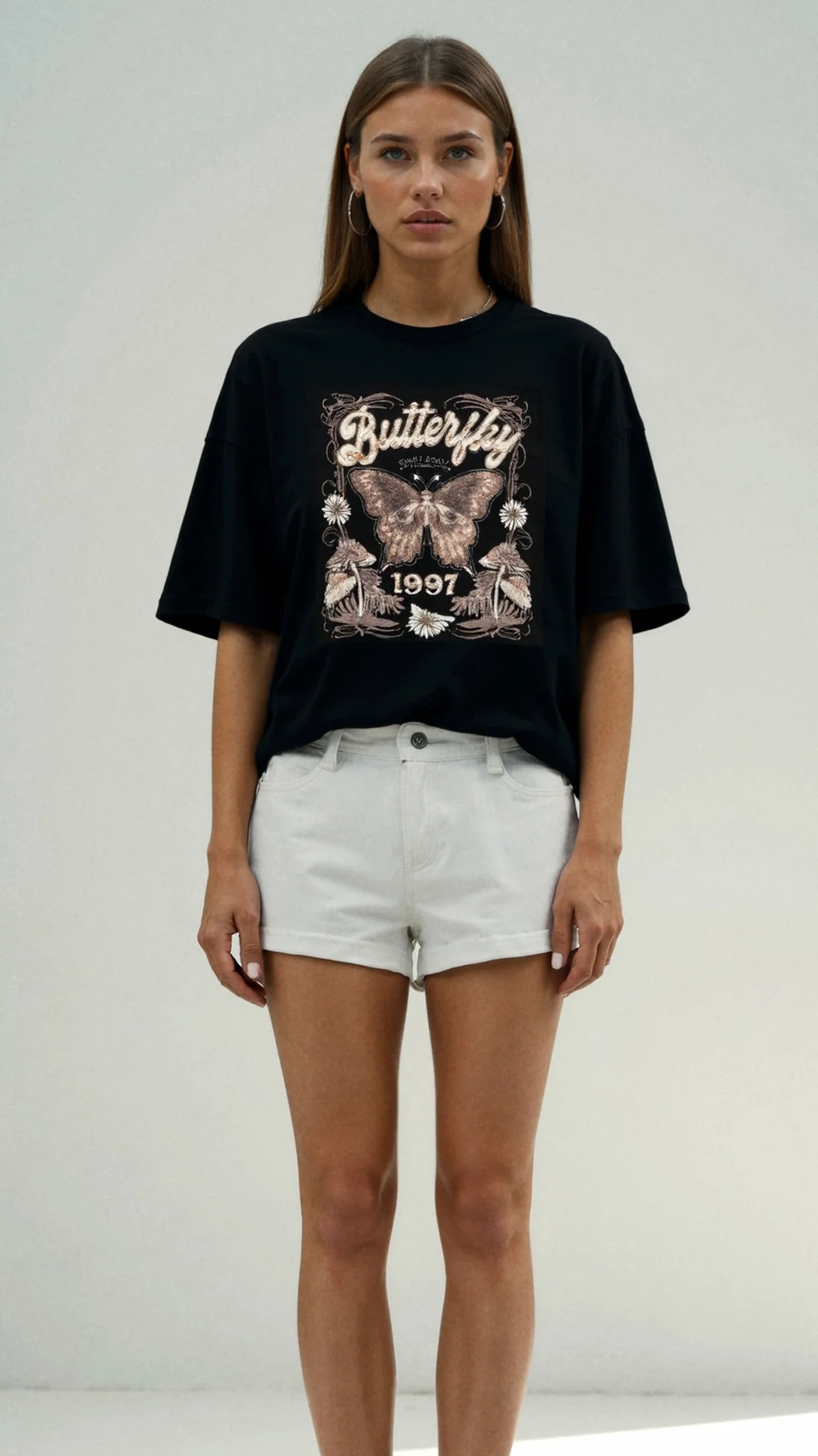 Justine Oversized Graphic T-Shirt - Nurns
