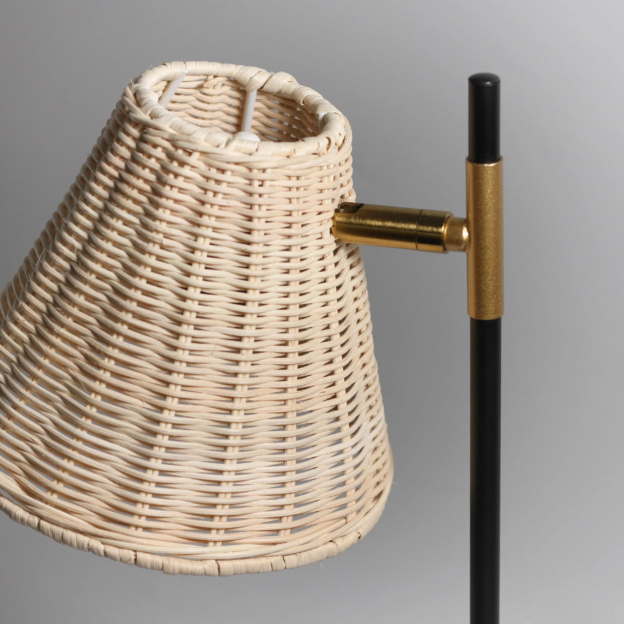 Rattan Table Lamp - Nurns
