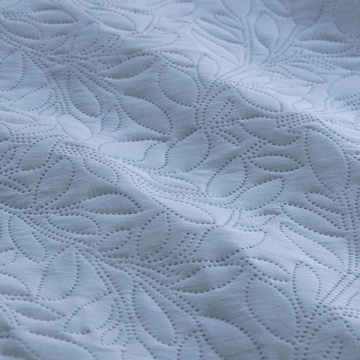 KING Pinsonic Embossed Quilt Cover Set - Bluebell - Nurns