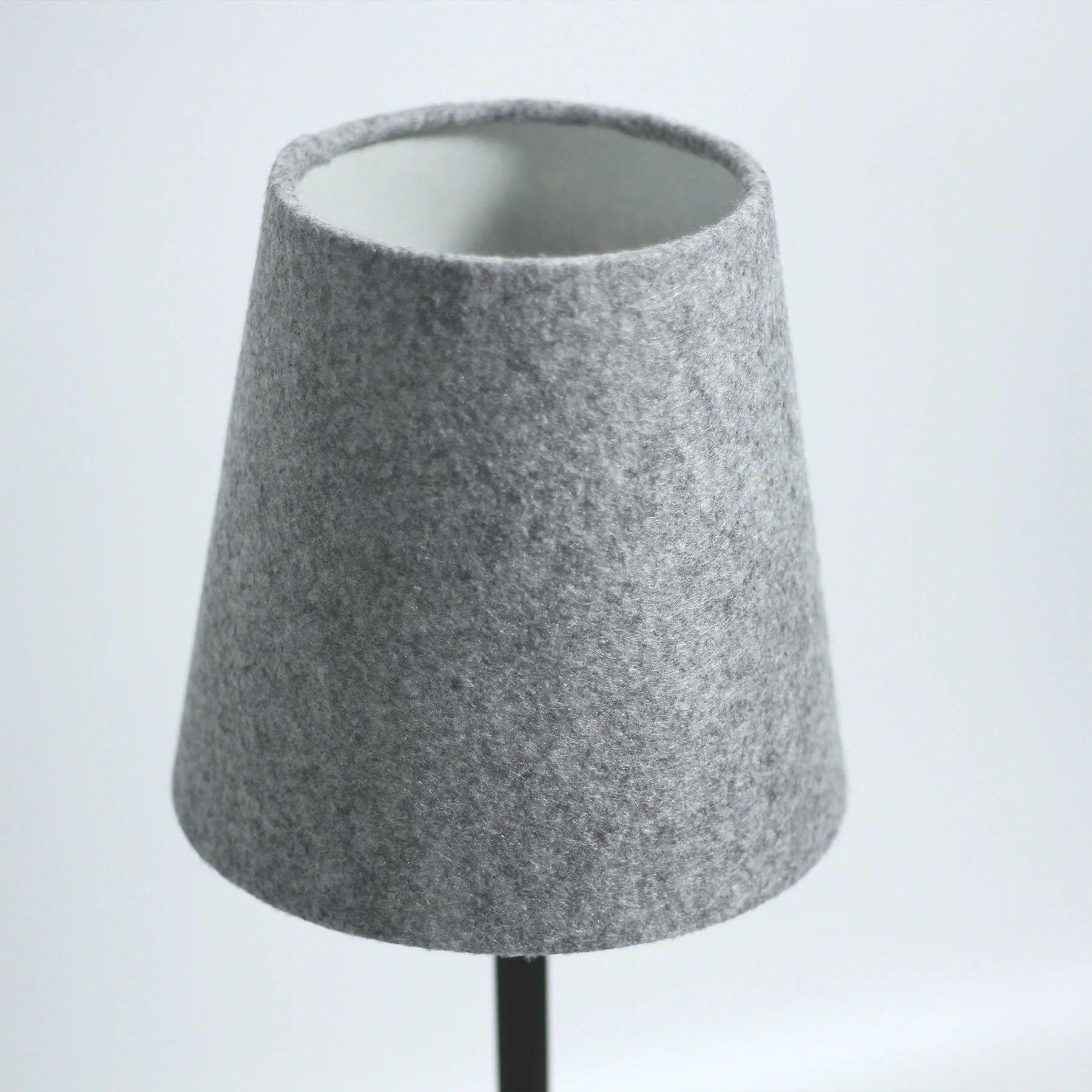 Simplistic and Elegant Table Lamp - Grey - Nurns