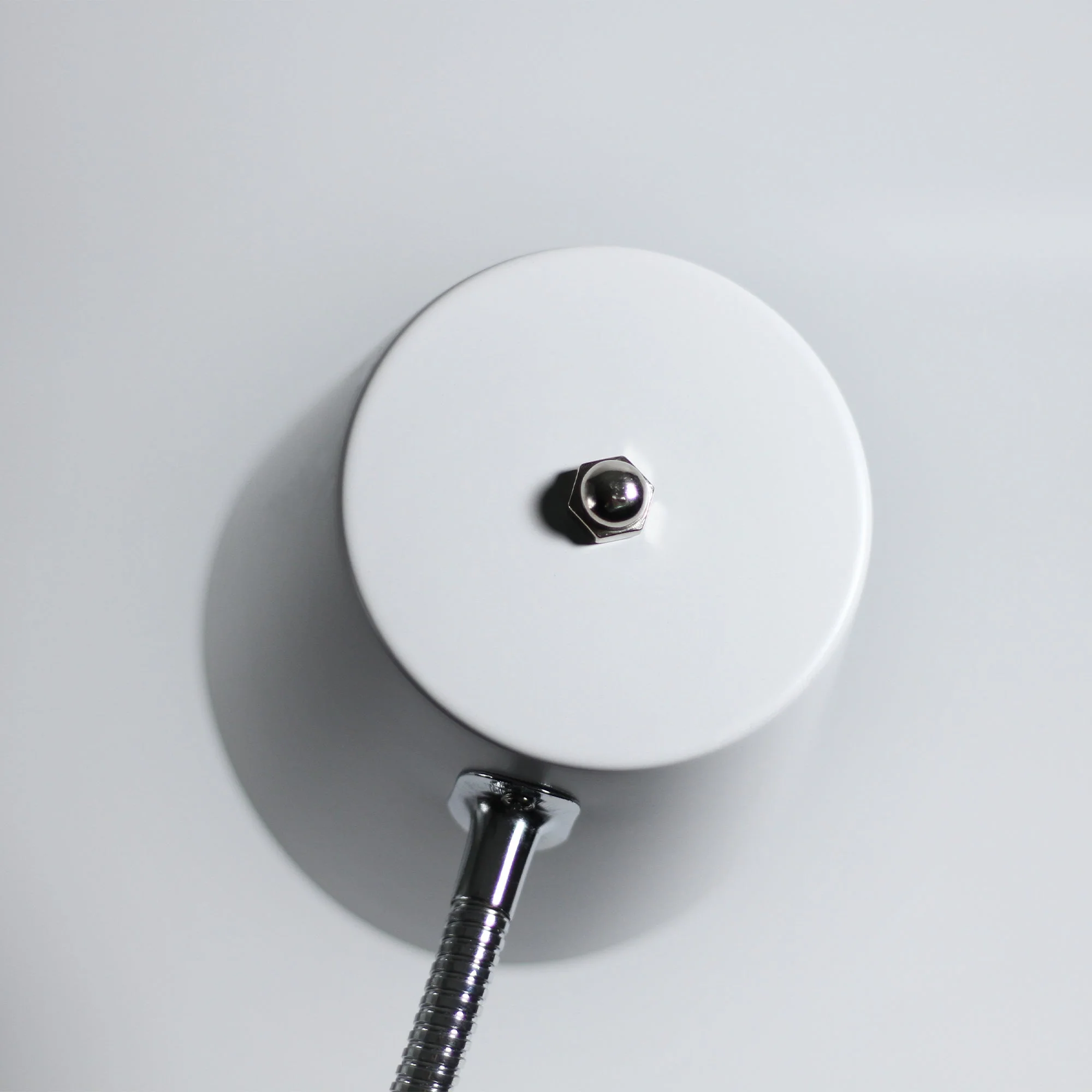 Stylish Cone Shape Metal Table Lamp - White - Nurns