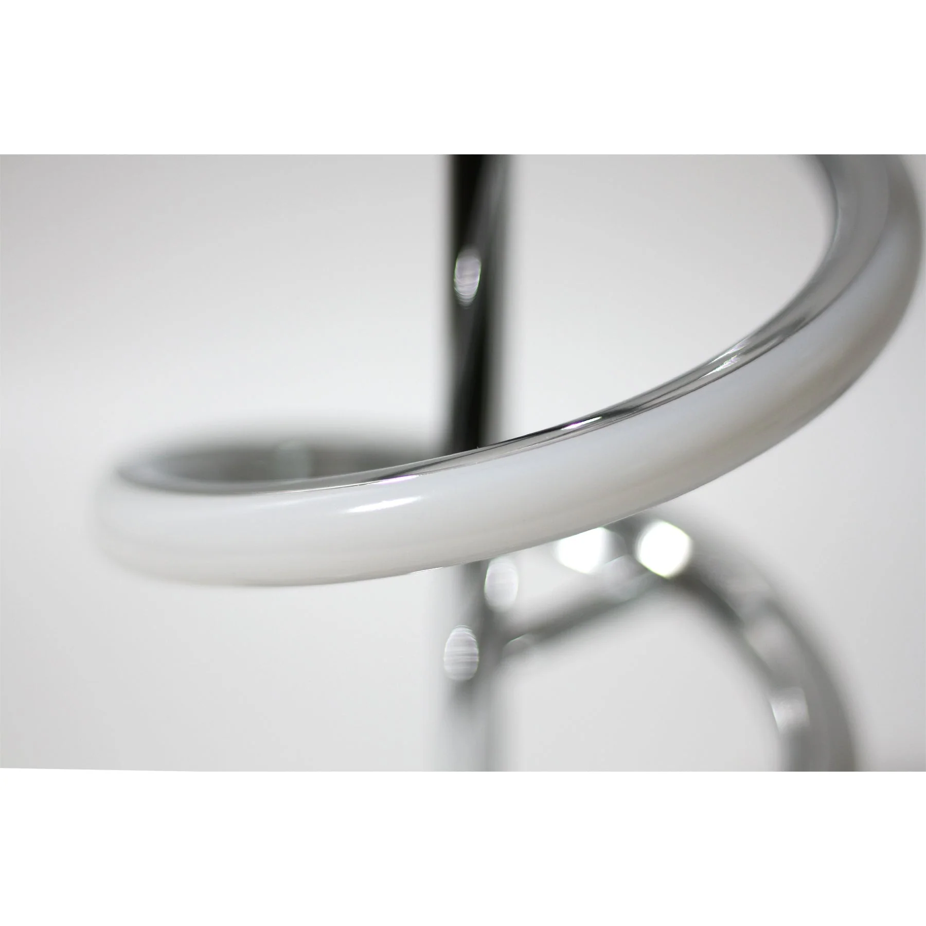 Traditional Style Warm White Table Lamp - White - Nurns