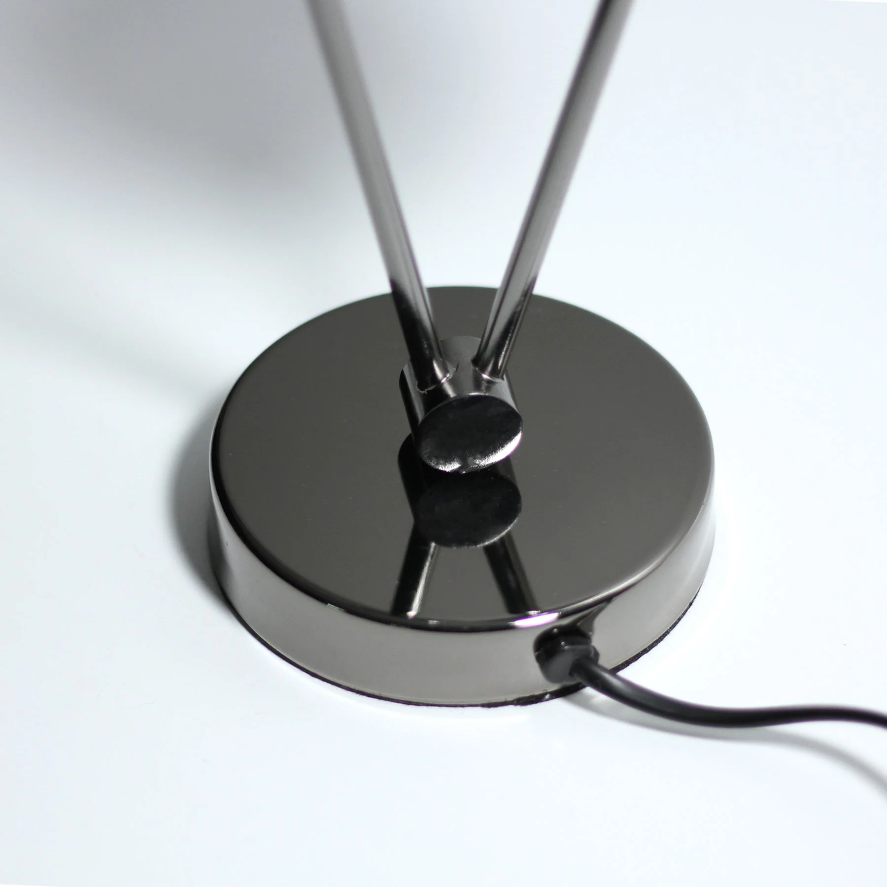 Polished Chrome Table Lamp - Black - Nurns