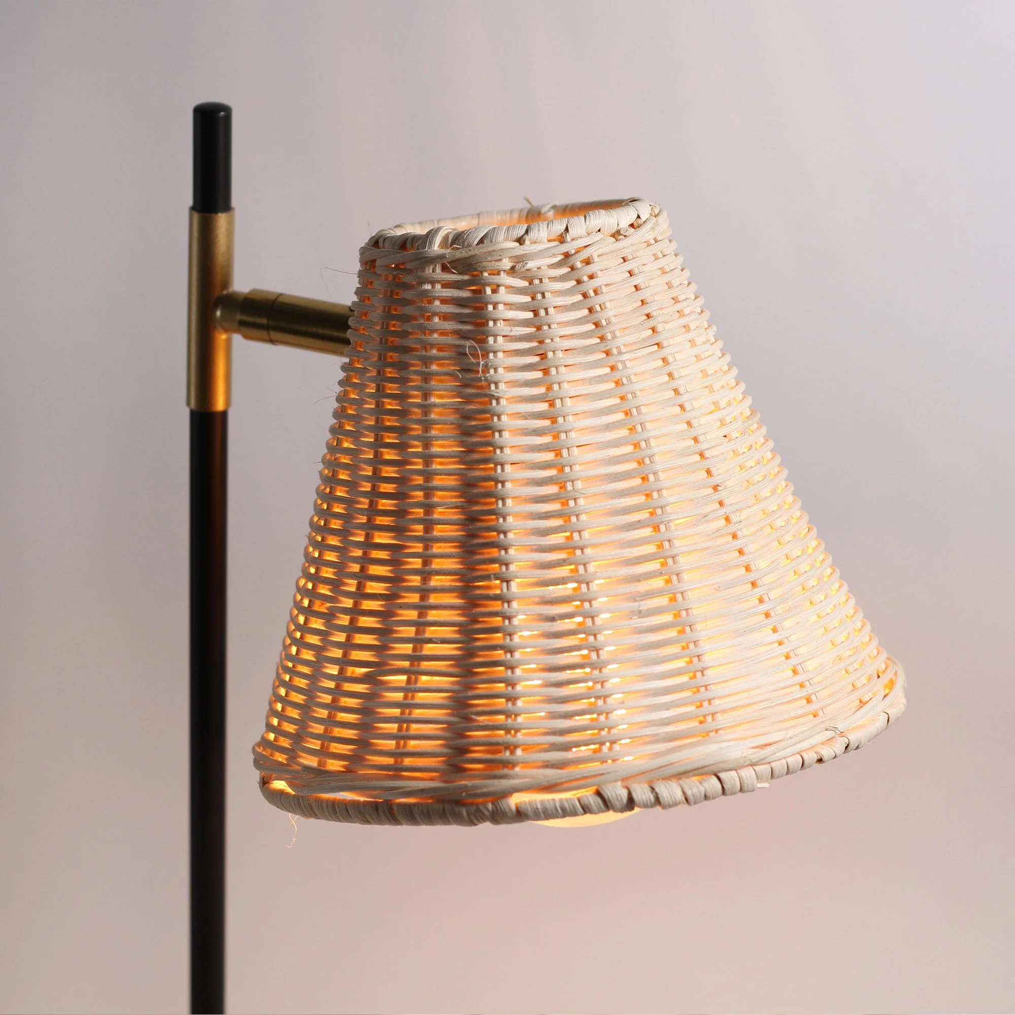 Rattan Table Lamp - Nurns