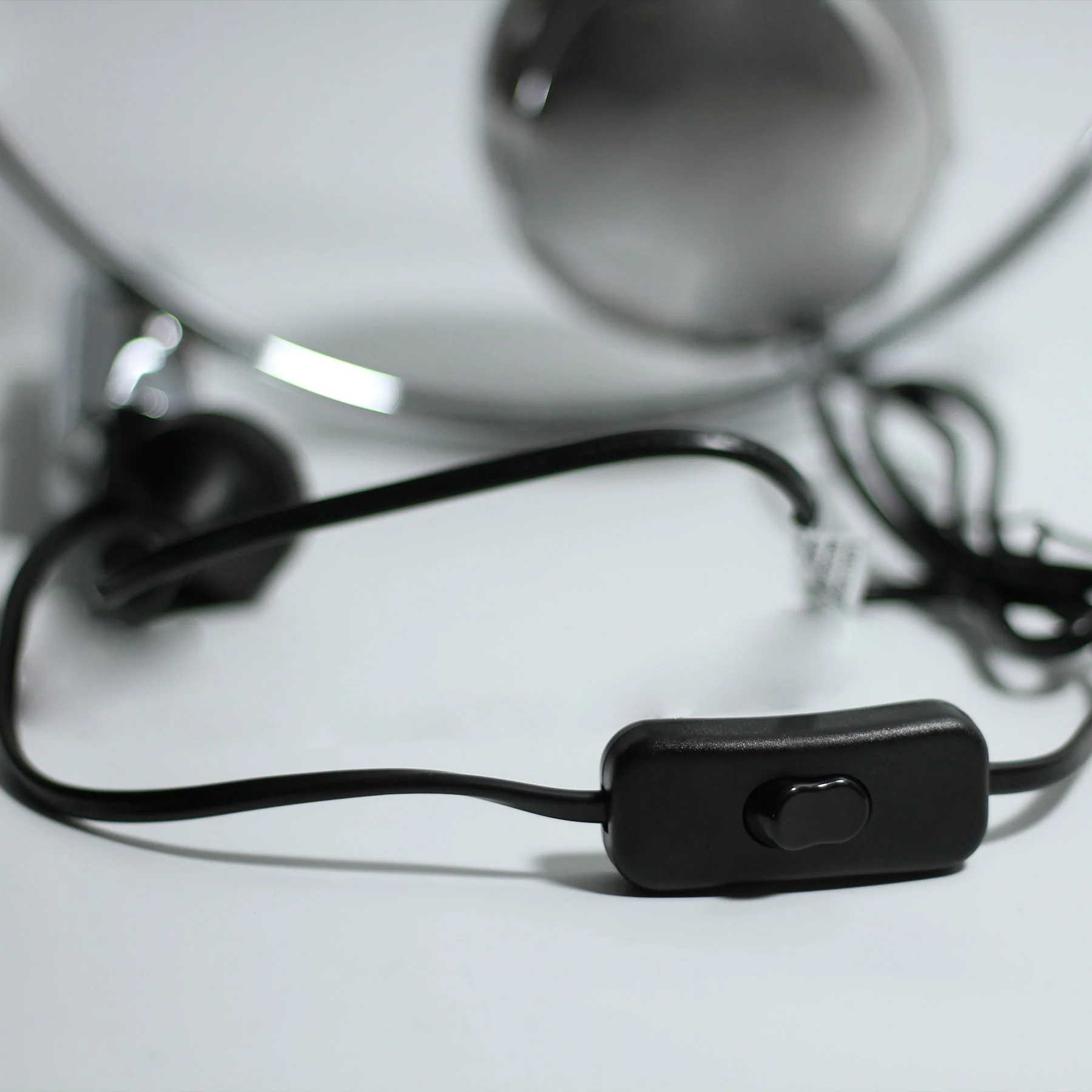 Industrial Table Lamp - Black - Nurns