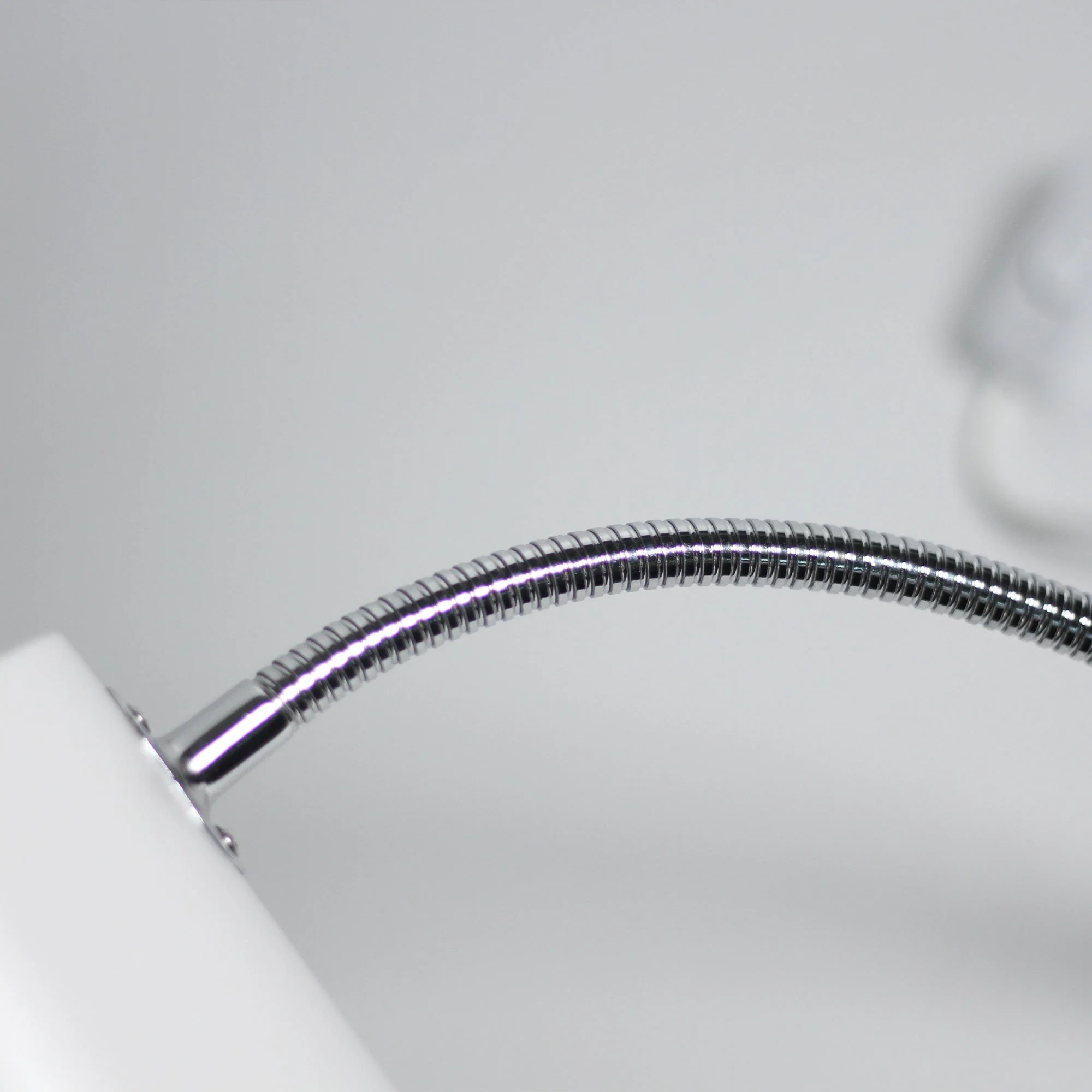 Stylish Cone Shape Metal Table Lamp - White - Nurns