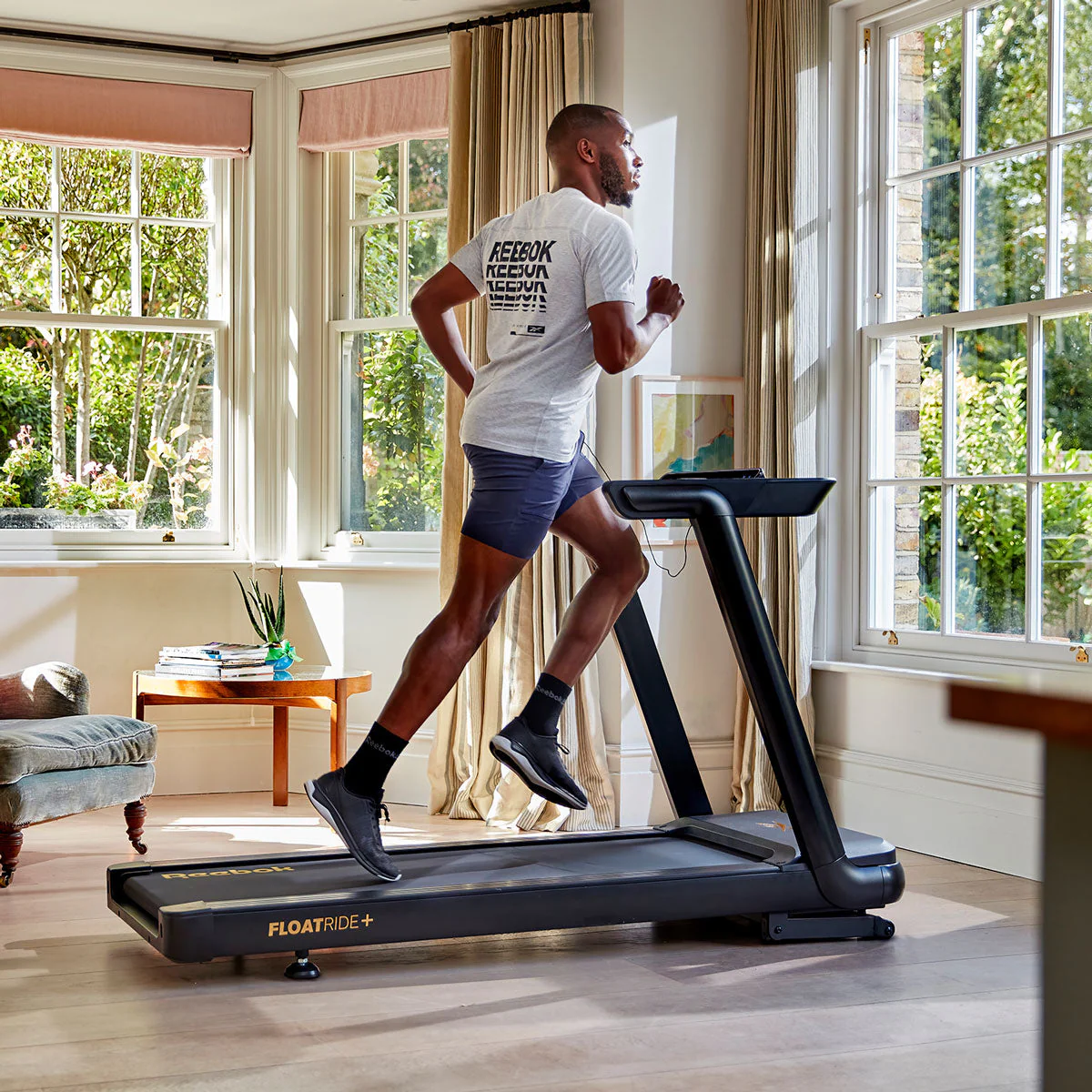 Reebok FR30z Float ride Treadmill in Black - Nurns