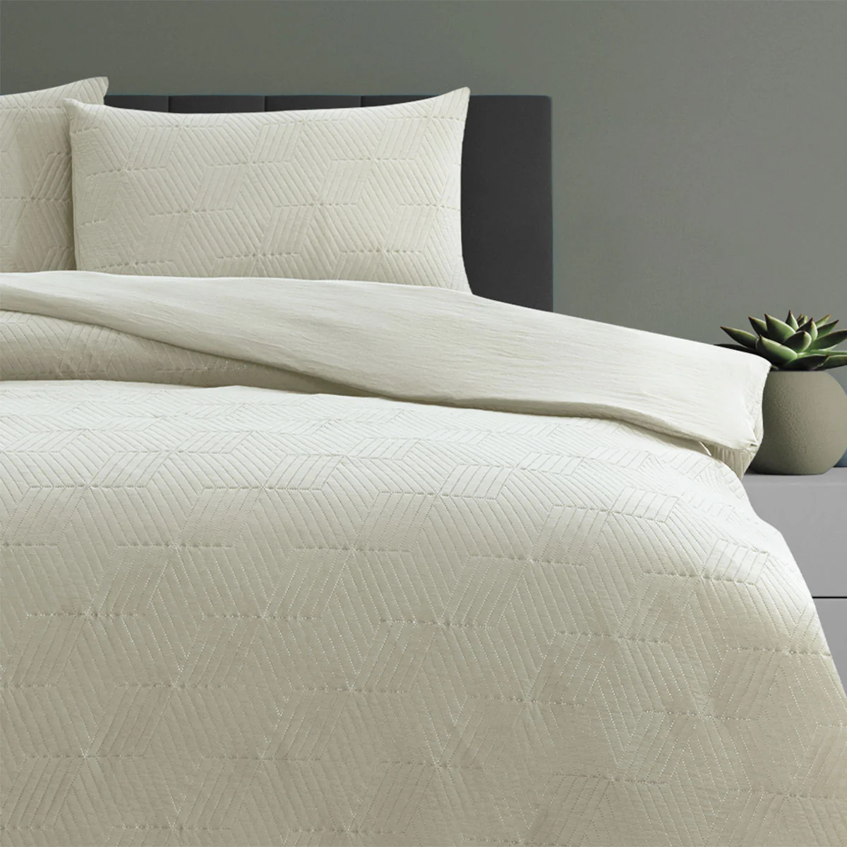 QUEEN Embossed Vintage Washed Quilt Cover Set - Beige - Nurns