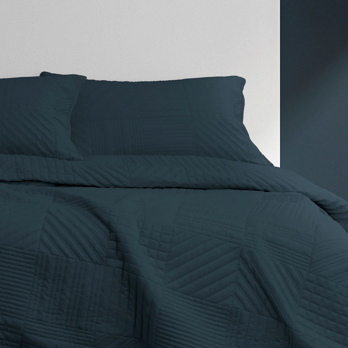 QUEEN 3-Piece Quilted Coverlet Set - Navy - Nurns