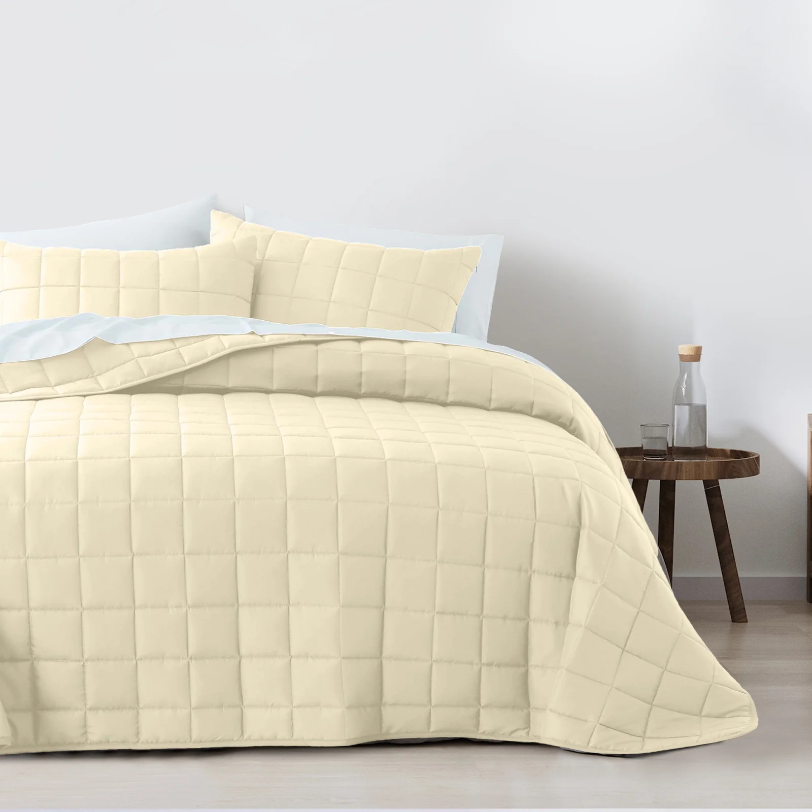 KING 3-Piece Coverlet Set Bedspread Soft Touch Easy Care Breathable - Beige - Nurns